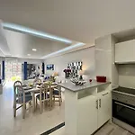 Marina Mar 2 With Pool By Homing * 빌라모라