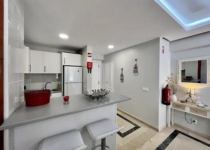 Marina Mar 2 With Pool By Homing *